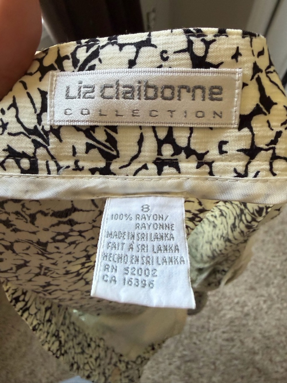 Liz Claiborne Collection Cream and Black Abstract Print Blouse
